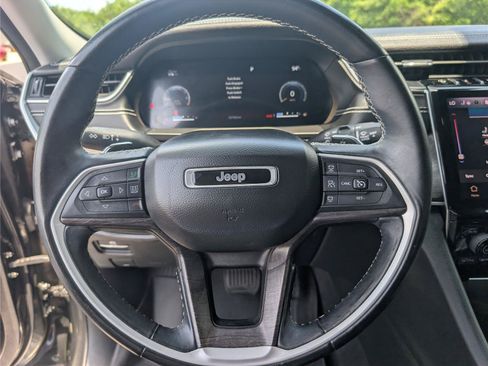 Used 2022 Jeep Grand Cherokee L Limited AWD/4WD image 25