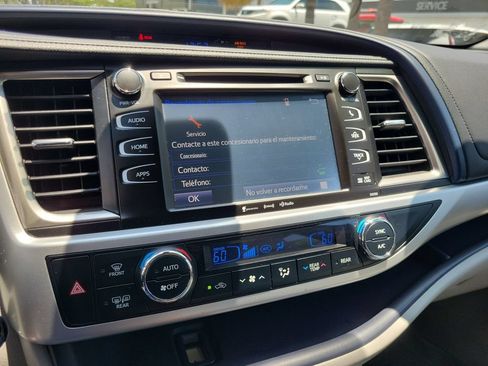 Used 2019 Toyota Highlander XLE AWD/4WD image 26
