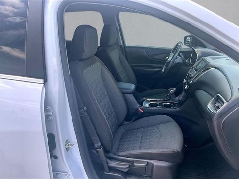 Used 2022 Chevrolet Equinox LT FWD image 9