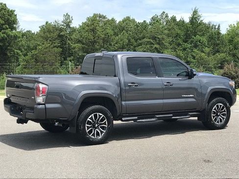 Used 2021 Toyota Tacoma TRD Sport w/ Technology Package RWD image 3