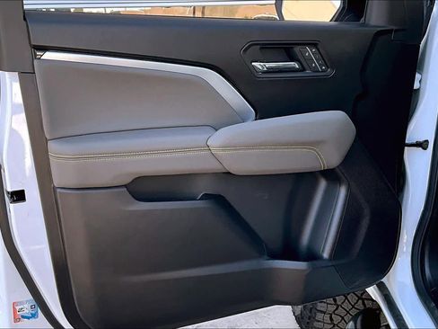 Used 2025 Chevrolet Colorado ZR2 w/ Technology Package image 22