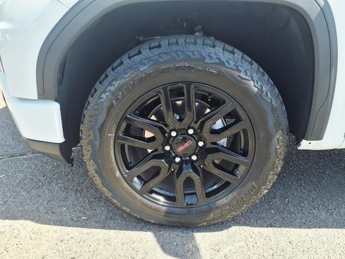 Used 2025 GMC Sierra 1500 Elevation w/ X31 Off-Road Package image 11