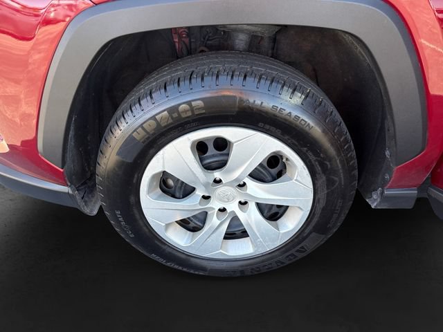 Certified 2022 Toyota RAV4 LE w/ Carpet Mat Package (TMS) AWD/4WD image 11