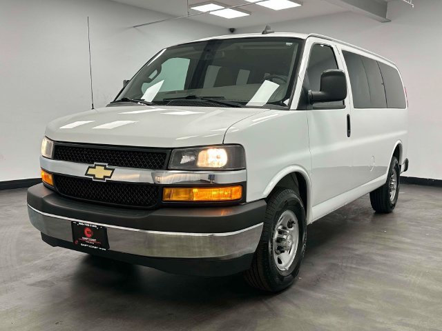 Used 2018 Chevrolet Express 2500 LT w/ LT Preferred Equipment Group RWD image 2