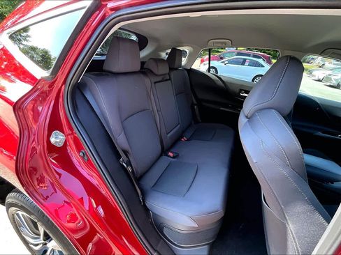 Used 2023 Toyota Venza LE AWD/4WD image 18