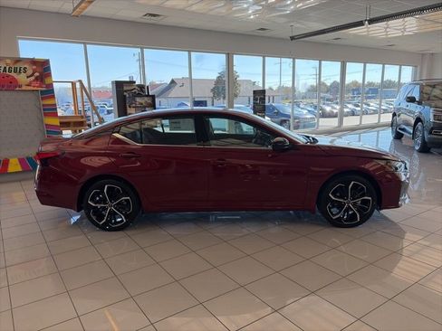 New 2025 Nissan Altima 2.5 SR w/ SR Premium Package image 7