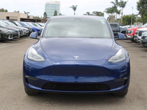 Used 2023 Tesla Model Y Long Range AWD/4WD image 2