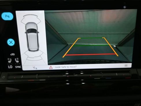 New 2026 Volkswagen Atlas SE image 6