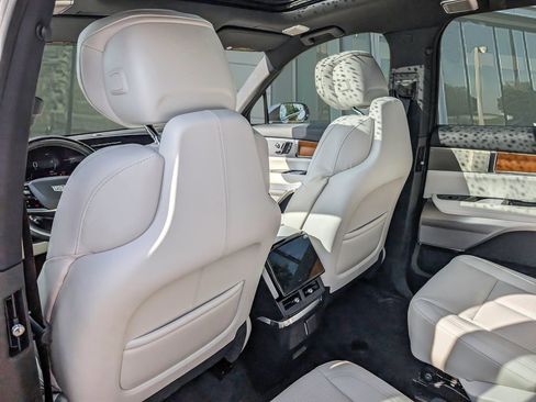 New 2026 Cadillac Vistiq Sport image 14