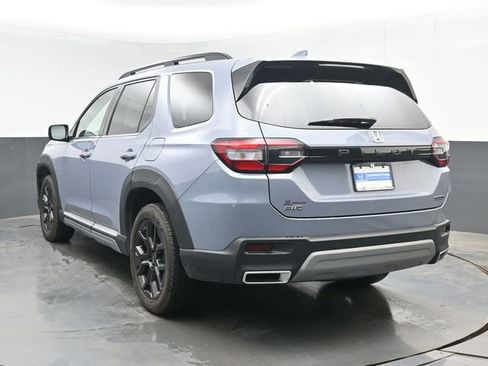 Used 2025 Honda Pilot Touring image 7