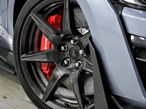 Used 2022 Ford Mustang Shelby GT500 w/ Carbon Fiber Track Pack RWD image 3