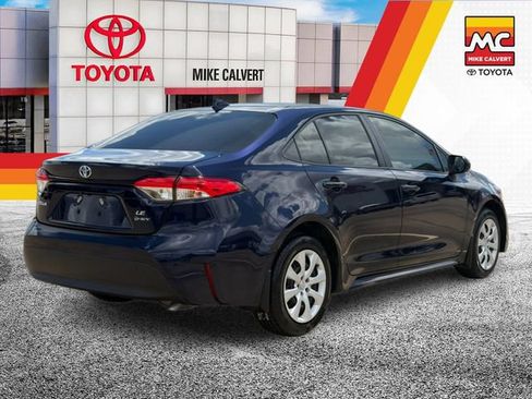 Used 2025 Toyota Corolla LE FWD image 5