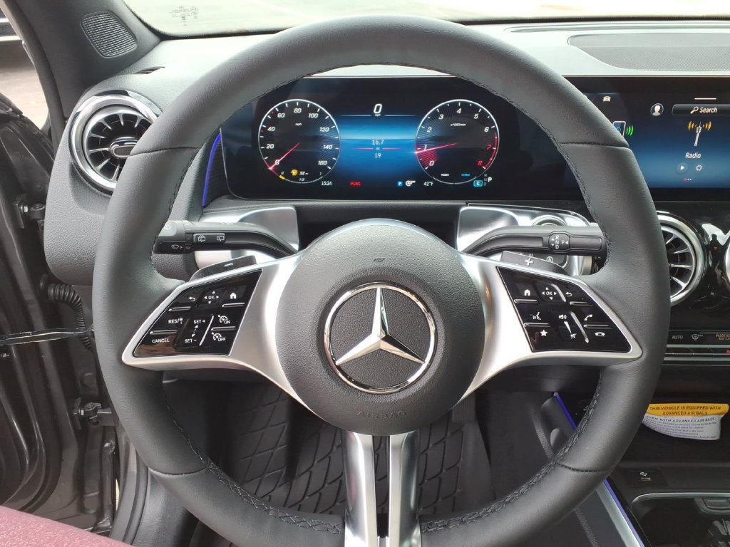 Certified 2026 Mercedes-Benz GLB 250 4MATIC image 19