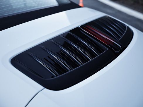 Certified 2025 Porsche 911 Carrera image 17