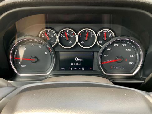 Used 2020 Chevrolet Silverado 2500 LT w/ Texas Edition image 23