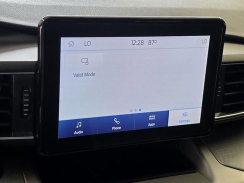 Used 2022 Ford Explorer XLT w/ Equipment Group 202A RWD image 21