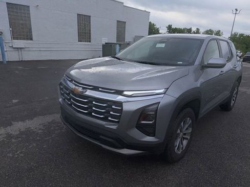 Used 2026 Chevrolet Equinox LT AWD/4WD image 2