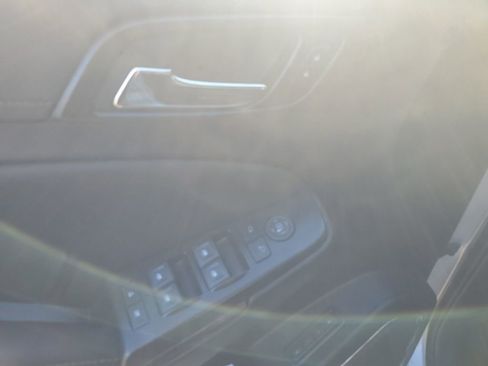 Used 2020 Chevrolet Suburban LT image 11