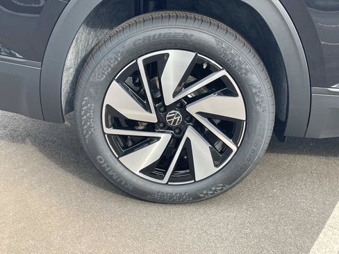 New 2026 Volkswagen Atlas SE FWD image 9