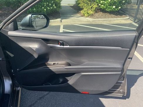 Used 2023 Toyota Camry SE FWD image 13