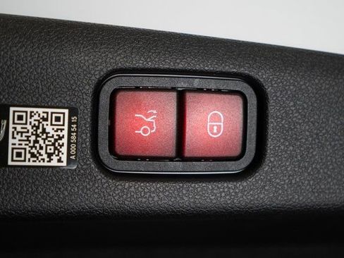 New 2026 Mercedes-Benz E 450 4MATIC Sedan image 34