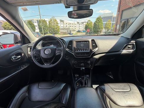 Used 2021 Jeep Cherokee Trailhawk AWD/4WD image 22
