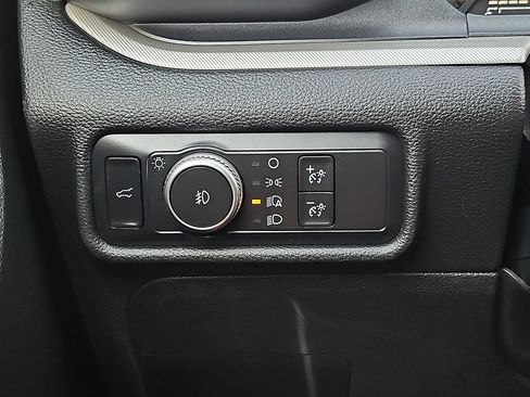 Used 2020 Ford Explorer XLT w/ Equipment Group 202A AWD/4WD image 24