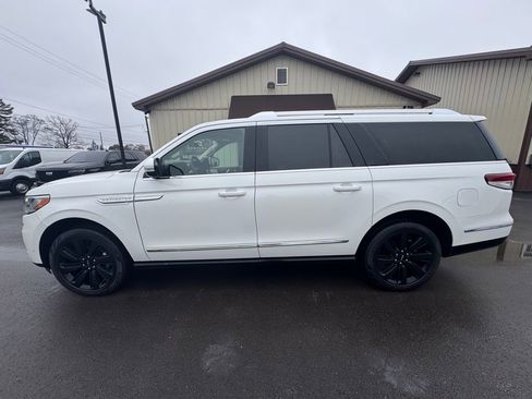 Used 2024 Lincoln Navigator L Reserve w/ Equipment Group 201A image 2