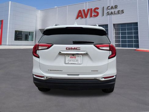 Used 2024 GMC Terrain SLT image 7