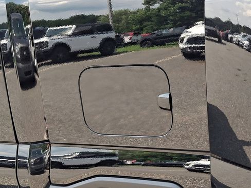 Used 2024 Ford F450 Limited w/ FX4 Off-Road Package AWD/4WD image 31