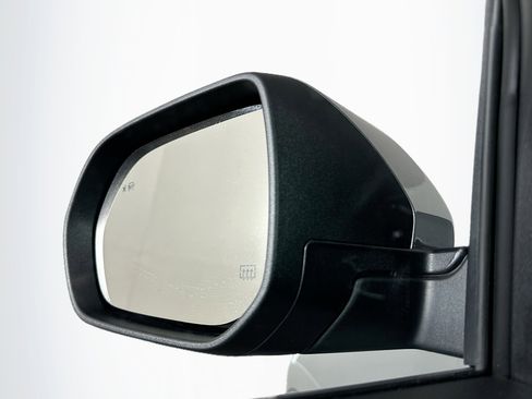 Used 2025 Chevrolet Equinox LT image 16