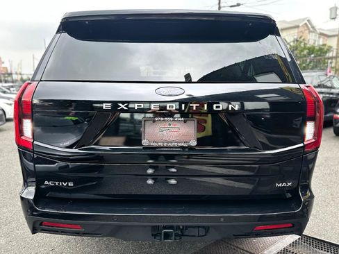Used 2025 Ford Expedition Max Active AWD/4WD image 5