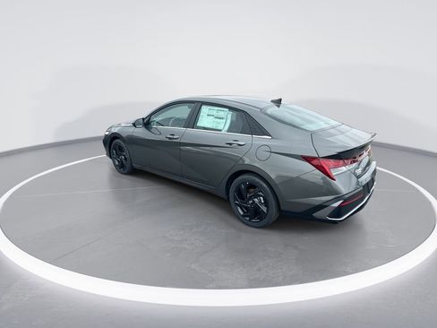 New 2026 Hyundai Elantra SEL Sport FWD image 6