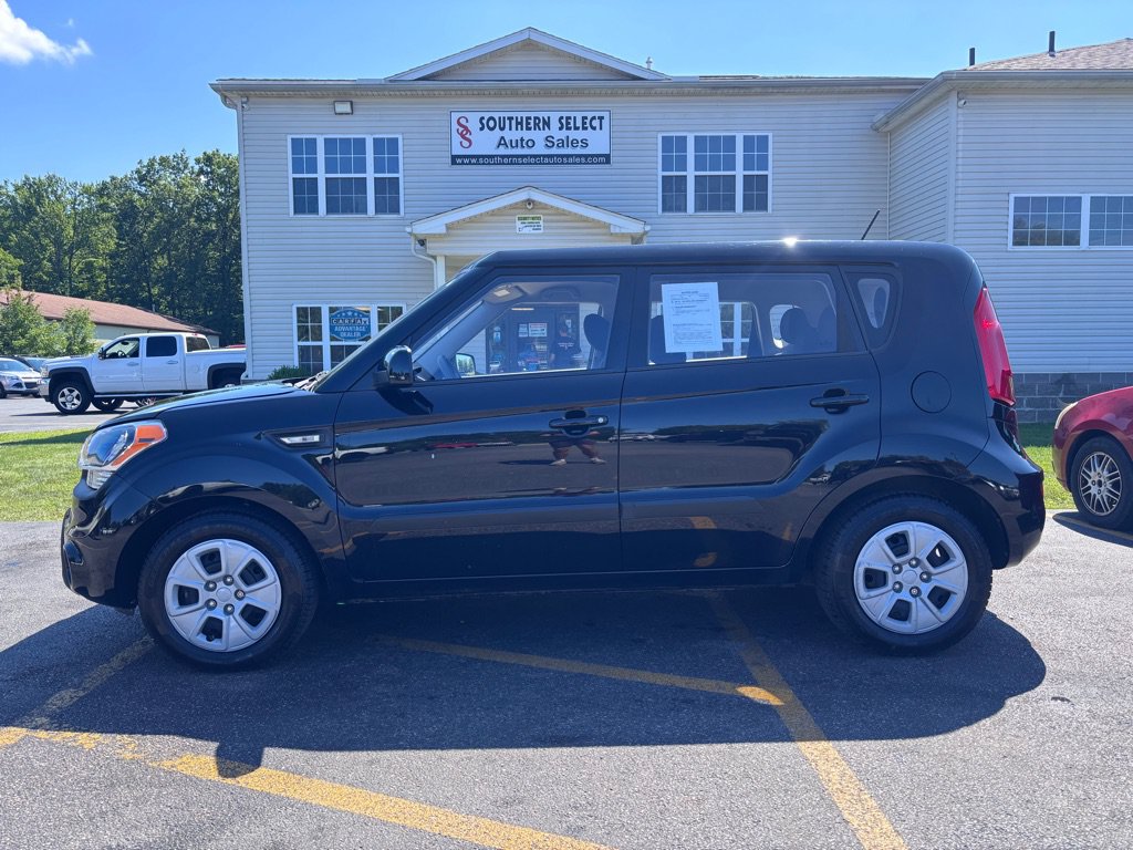 Used 2013 Kia Soul FWD image 1
