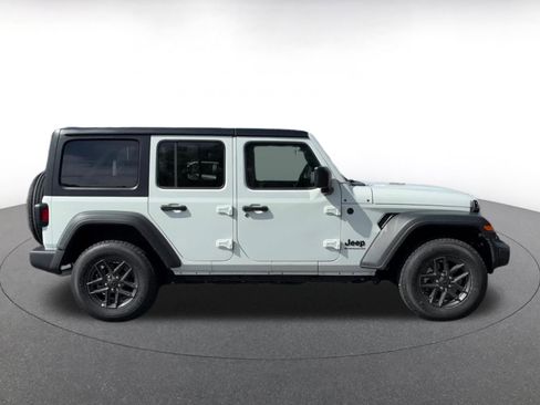 Used 2025 Jeep Wrangler Unlimited Sport AWD/4WD image 16