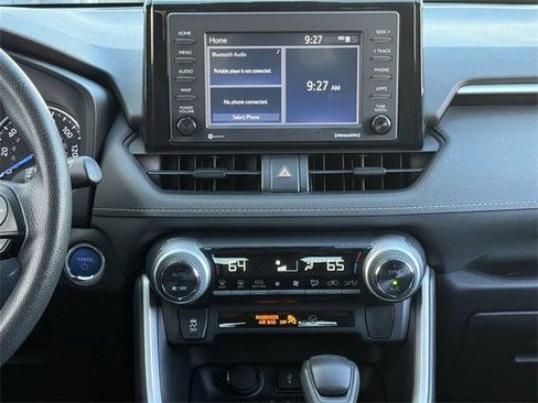 Used 2021 Toyota RAV4 XLE image 17