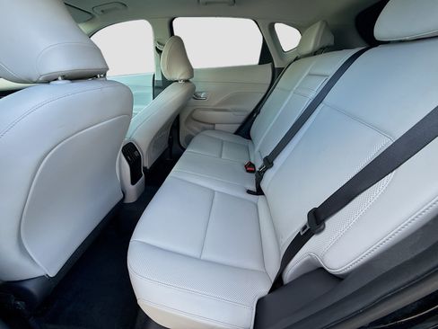 Used 2024 Hyundai Kona Limited image 25