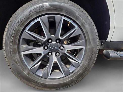 Used 2021 Chevrolet Tahoe Z71 w/ Z71 Signature Package AWD/4WD image 21