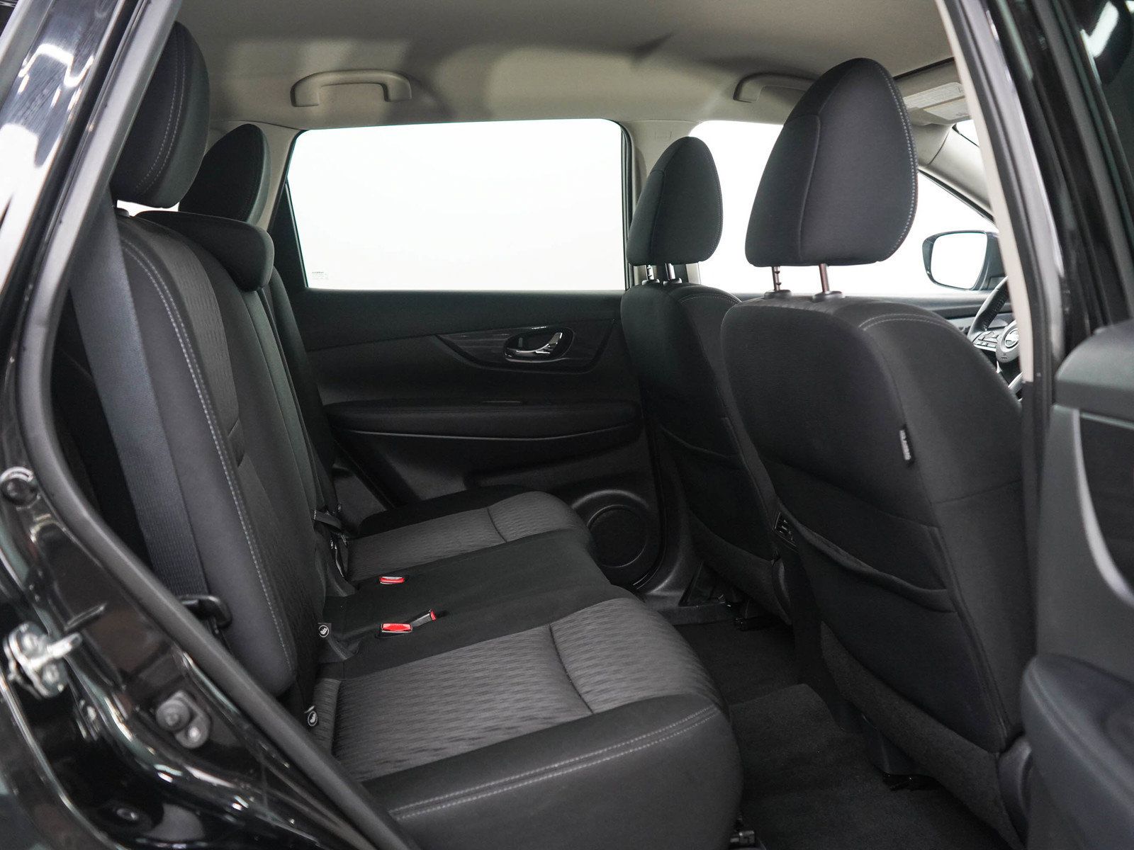 Used 2019 Nissan Rogue SV AWD/4WD image 12