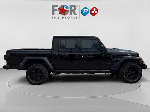 Used 2022 Jeep Gladiator Overland AWD/4WD image 13