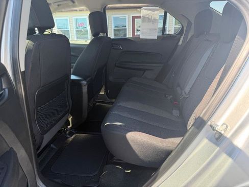 Used 2017 Chevrolet Equinox LT w/ Convenience Package FWD image 4