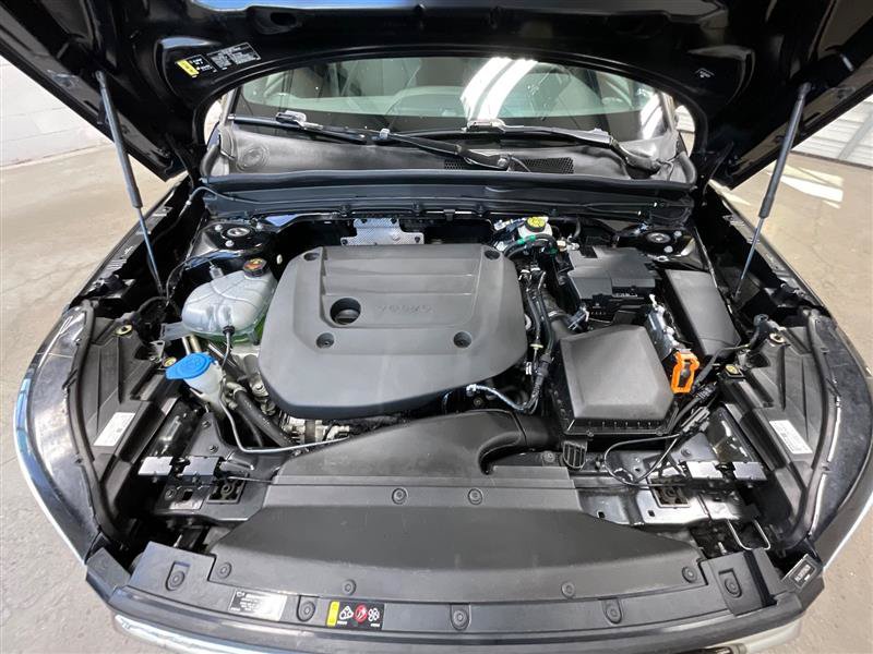 Used 2023 Volvo XC40 B5 Core AWD/4WD image 32