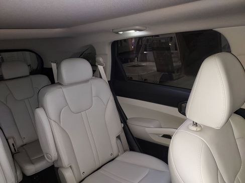 Used 2025 Kia Sorento EX w/ EX Panoramic Sunroof Package image 14