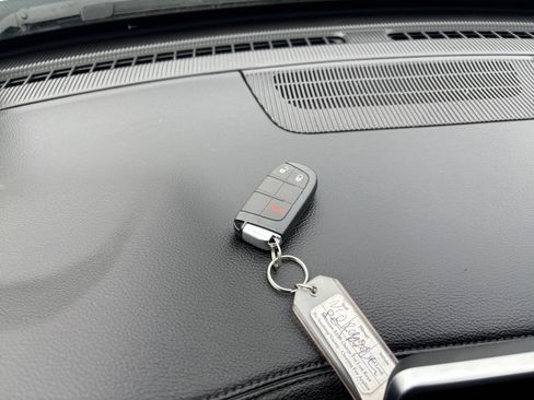 Used 2025 Jeep Compass Trailhawk image 21