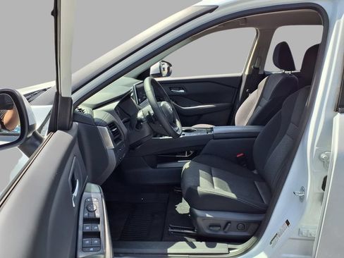 Used 2026 Nissan Rogue SV w/ Cold Weather Package FWD image 20