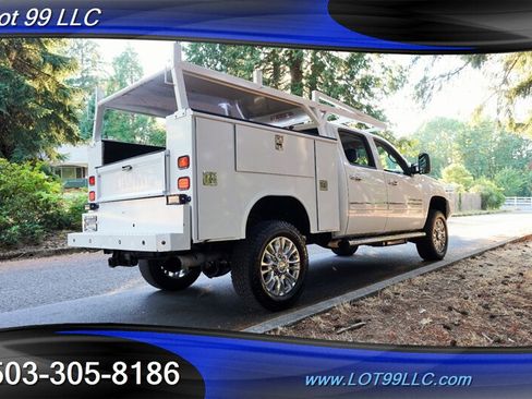 Used 2014 GMC Sierra 3500 Denali w/ Suspension Package, Off-Road AWD/4WD image 9