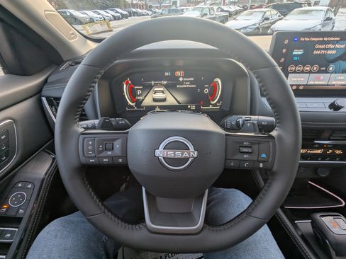 New 2026 Nissan Rogue Platinum image 13