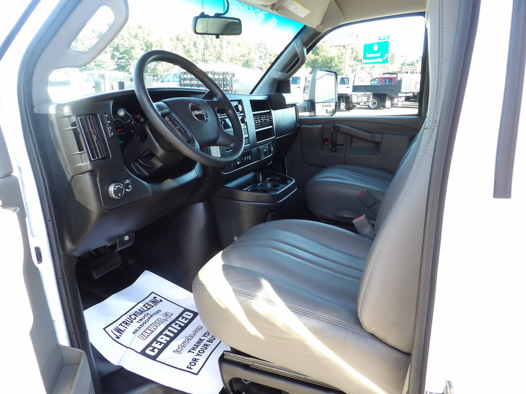 Used 2022 GMC Savana 3500 Extended w/ Power Convenience Package RWD image 16