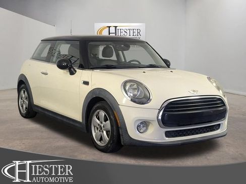Used 2017 MINI Cooper 2-Door Hardtop FWD image 1