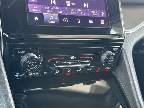 New 2026 Jeep Grand Cherokee 4WD image 18